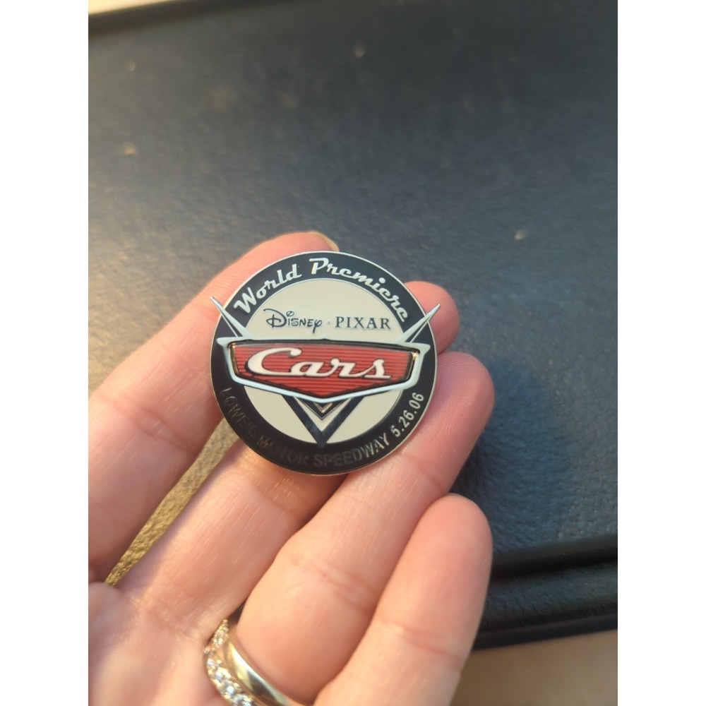Disney Pixar CARS World Premiere Logo LE Pin Lowe's Motor Speedway Pin 2006